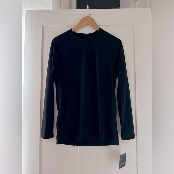 Jaanuu NWT Women’s Black Long Sleeve Crew Neck Underscrub Size XS - Picture 1 of 5